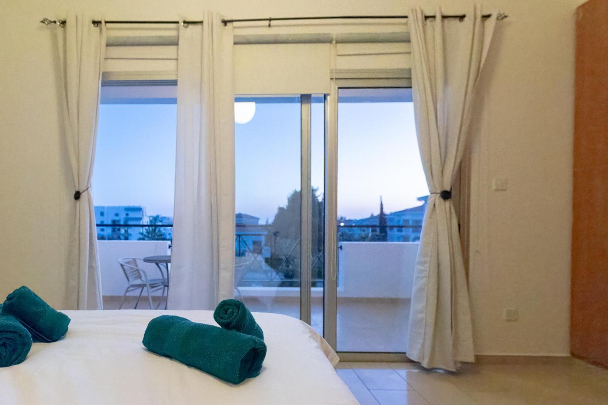 Nefeli Blue-Horizon 2B, Pool, Suites, Big Balconies Paphos Eksteriør bilde
